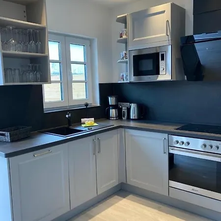 Pappelhof - Doppelhaushaelfte Mit Garten In Prázdninový dům