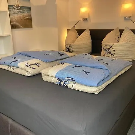 Semesterbostad Pappelhof - Doppelhaushaelfte Mit Garten In Grömitz