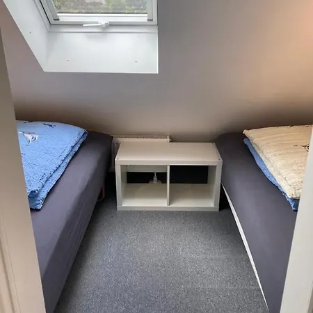 Semesterbostad Pappelhof - Doppelhaushaelfte Mit Garten In