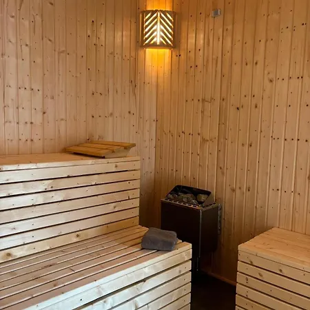 Pappelhof - Doppelhaushaelfte Mit Garten In * Groemitz