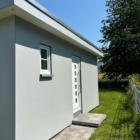 Pappelhof - Doppelhaushaelfte Mit Garten In Prázdninový dům *