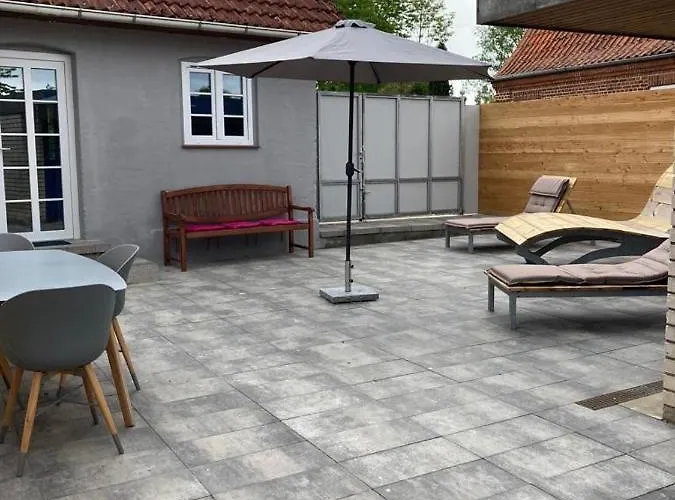 Pappelhof - Doppelhaushaelfte Mit Garten In * Grömitz